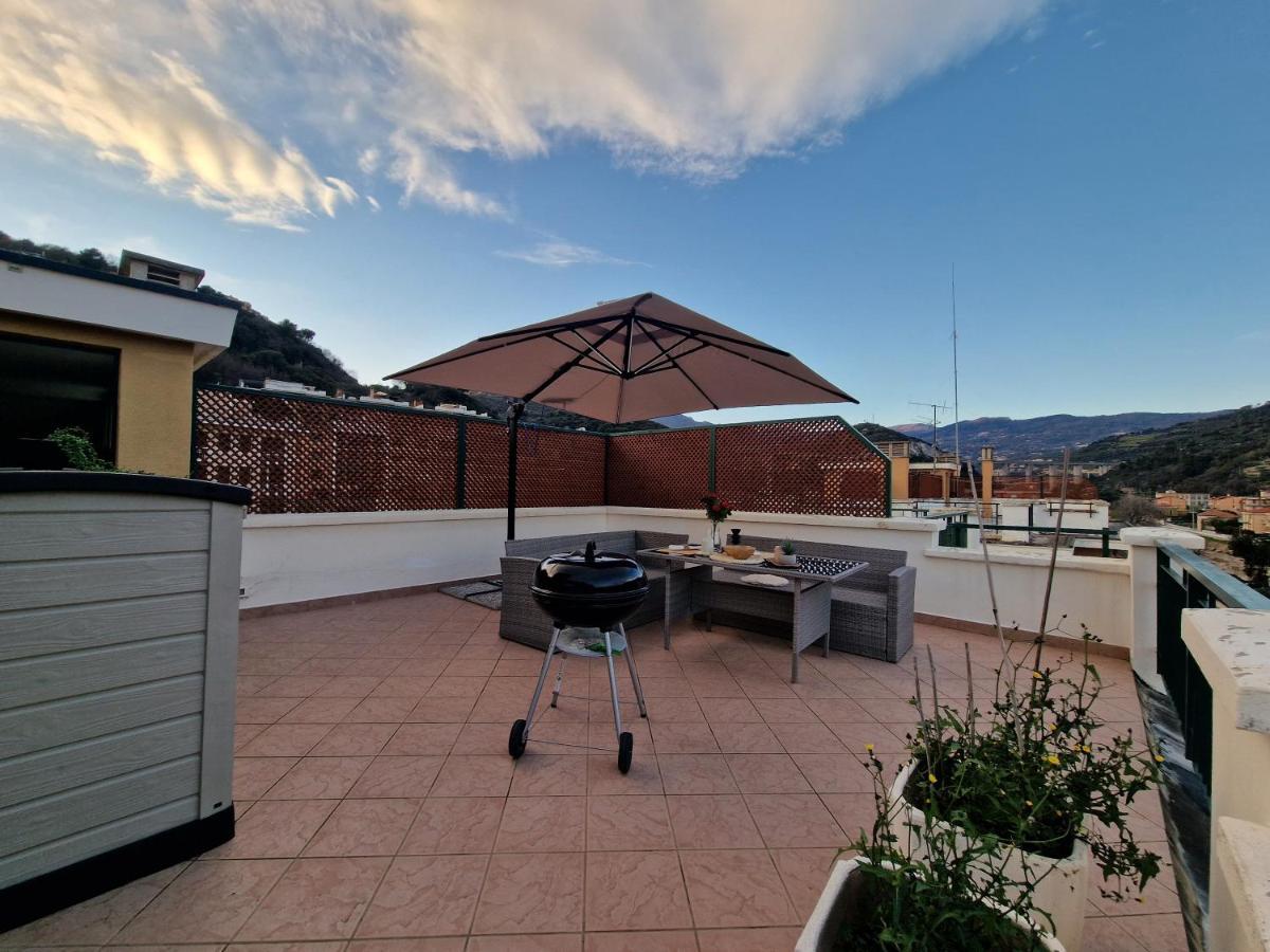 650 Metri Dal Mare - Wifi - Terrazzo - Piscina - A/C Apartment Pietra Ligure Exterior photo